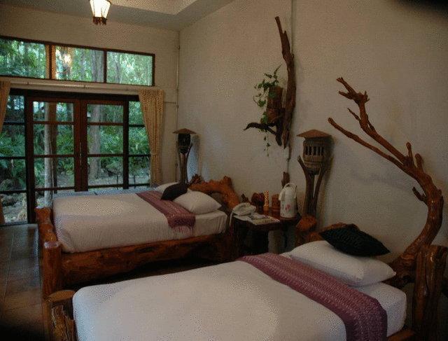 Momchailai Forest Retreat Kanchanaburi Exterior foto
