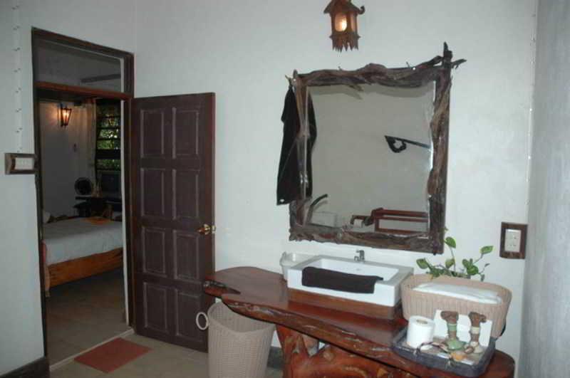 Momchailai Forest Retreat Kanchanaburi Exterior foto